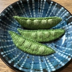 絹さやの刺繍ブローチ