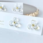 ＊フラワー　クリア　小ぶり　レジン　ピアス/イヤリング