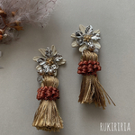 RUKIRIRIA #674 限定1点 アイボリーフラワー×カーキタッセルピアス  大ぶりピアス 大ぶりイヤリング 