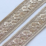 インド刺繍リボンᢂgota刺繍【ベージュ】インド刺繍/刺繍リボン/リボン/シルクリボン/トリム/ブレード/ジャガードリボン/チロリアンテープ/レース/チュール