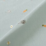 刺繍生地 【うさぎ＆にんじん/ペールモス】 カットクロス 綿ポリ