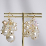 たわわに実るパールとオーロラフラワーのアクセサリー