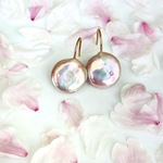 一点のみ　メタリック系パールのフックピアス