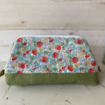 いちご柄のワイヤーポーチ