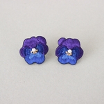 刺繍ビオラの耳飾り_パープル