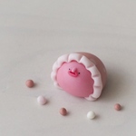 赤ちゃんぽい格好のブロブフィッシュ