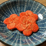 ねじり梅人参刺繍のブローチ