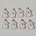 横向きうさぎのチャーム