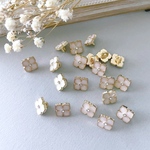 再入荷 4pcs ＊お花型 ミニボタン 11mm  (ホワイト)  （0239）