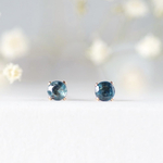 14kgf*インディゴブルーカイヤナイト×淡水パール　一粒ピアス/天然石/揺れる