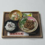 『肉うどん定食〜B〜』（ミニチュアフード）