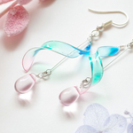 風に揺れる雫のピアス/イヤリング✧ブルー＆グリーン＆ピンク