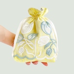 ふんわり四角いチューリップ刺繍のまちつき巾着ポーチ(イエロー)