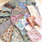 選べる２枚*大人の花色*6~8重ガーゼハンカチ*リバティ調フラワー*ローズ*フラワーガーデン*キャスキッドソン風*小花*ドット*手洗い*コンパクトサイズ*お布団ガーゼ*ハーフサイズ