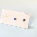 小さなスクエアピアス　ダスティーブルー