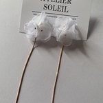fleuretteオーガンジー とシフォン　ピアス　花　フラワー　白　ホワイト　ロング　チェーン　ゴールド　ゆらゆら　揺れる　大ぶり　結婚式　披露宴　ブライダル　花嫁　前撮り