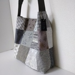 ななめ掛けできるショルダーバッグ（四角つなぎ、グレー系)