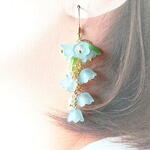 （送料無料）スズラン風ピアス（アクア）　※マスクチャーム・イヤリングに変更可能