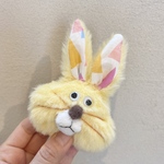 黄色うさぎさんバッチ