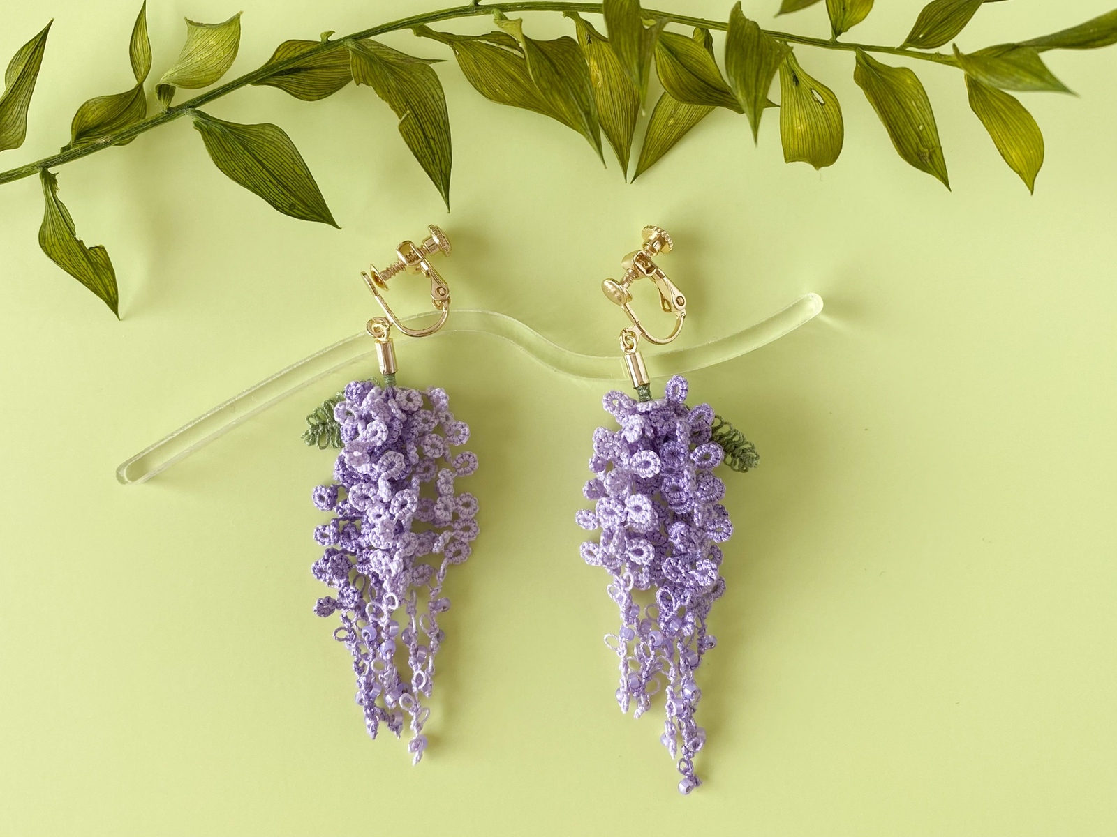 タティングレース✳︎藤のイヤリング - bijoux en frivolité | minne