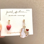 いちご 白猫 チタン ピアス
