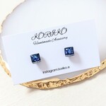 小粒ちゃんブルーシェルスクエアピアス/イヤリング＊小ぶり＊サージカルステンレス　金属アレルギー対応