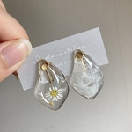 ﾖﾊｸ 白 ( ドライフラワー ホワイト クリア マーブル シンプル イヤリング )