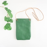 スマホポーチショルダー斜め掛けタイプ サコッシュ 縦型 グリーン  Phone Leather Pouch Bag 