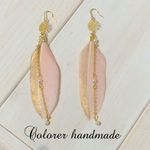 春 新作 桜色フェザー×アンティーク パールチェーン ピアス