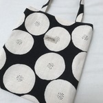 ぺたんこトート［あんぱん柄］ブラック