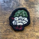手刺繍イーソーブローチ