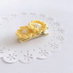 ＊2cmの小さなお花２連ヘアクリップ　1個  クリップ3.5cm ベビークリップ　やっとこピン　細レース糸11色