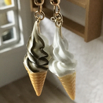ミニチュア ソフトクリームとチョコソフトのピアス or イヤリング
