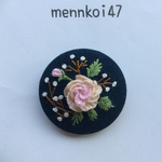 刺繍ブローチ