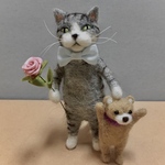 no.85 クマのおもちゃを持つ猫　フェルト