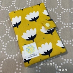 北欧　お花柄の通帳ケース