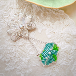 ヒツジグサ　睡蓮のスウィング　オートクチュール刺繍ブローチ
