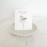 スワンに乗るうさぎのブローチ