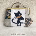ミナペルホネンとクロッチくんで作成しましたがま口ポーチです♡ネコちゃん口金