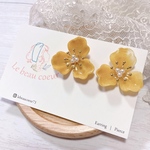 【再販】アクリルフラワー　イエロー　イヤリング/ピアス
