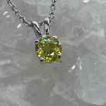スフェーンのシンプルネックレス～0.71ct（イエロー系）