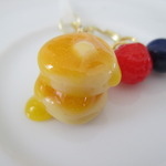 【再販】ベリーベリーなホットケーキのイヤホンジャック
