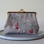 【受注製作】イロドリ　刺繍　がま口ポーチ