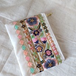 鮮やかなインド刺繍リボンのファスナーポーチ