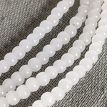 [210個]4mm 1連 ガラスビーズ ホワイト 乳白色 
