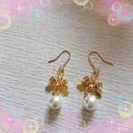 送料無料さりげなくかわいいリボンとパールのピアス/イヤリング