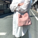新作‼︎ 本革「長財布が横に入るミニマルバッグ」 ピンクベージュ　スエード ワンハンドルバッグ