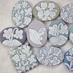 : : : 陶土の草花ブローチ : : : 955