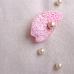 再販＊送料無料＊ひとひら ひとつぶ  ブローチ /桜  花  刺繍 コットンパール ブローチ