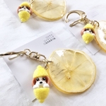 ○キャバリア選択可能○『レモン🍋をはむるキャバっ子🐶キーホルダー』